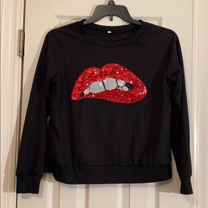 *Final Price* Crewneck sequin lips sweatshirt